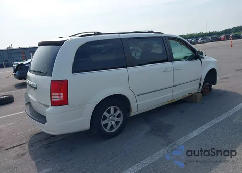 2010 Chrysler Town & Country Touring from USA, damaged, VIN 2A4RR5D14AR184003